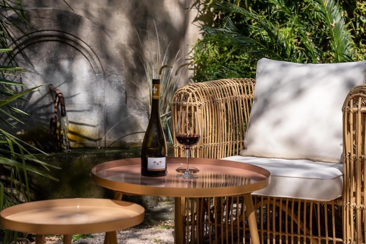 Le Clos Violette Et Le 11 D'Aglae - Hotel De Charme Design De Luxe L'Isle-sur-la-Sorgue Aparthotel