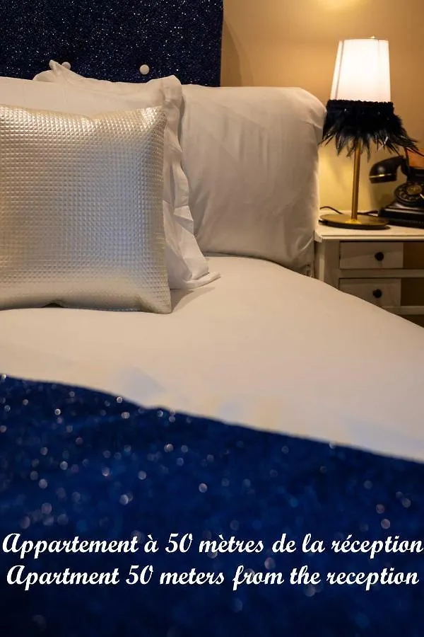 Le Clos Violette Et Le 11 D'Aglae - Hotel De Charme Design De Luxe L'Isle-sur-la-Sorgue 0*,  France