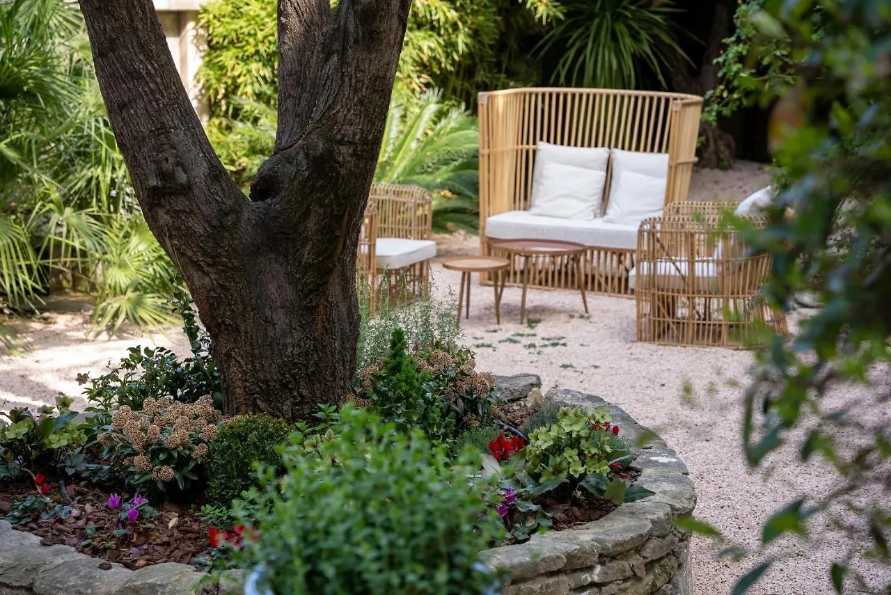 Le Clos Violette Et Le 11 D'Aglae - Hotel De Charme Design De Luxe L'Isle-sur-la-Sorgue France