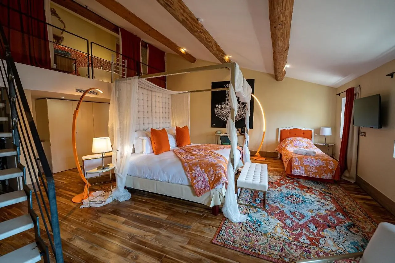Aparthotel Le Clos Violette Et Le 11 D'Aglae - Hotel De Charme Design De Luxe L'Isle-sur-la-Sorgue